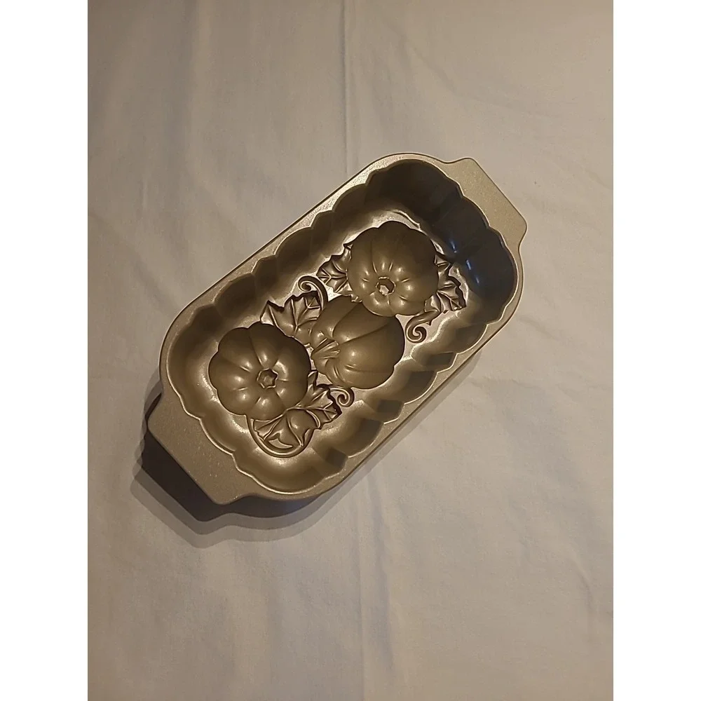 Williams-Sonoma Botanical Pumpkin Loaf Pan